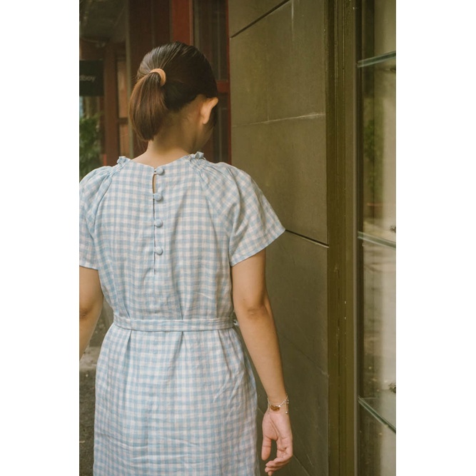 Đầm kẻ caro linen cài nút sau lưng - Đầm Belle - Youth Linen