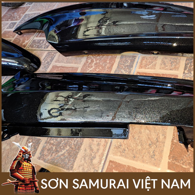 Màu Đen Nhánh Sơn Samurai - Combo Sơn Xịt Samurai Màu Đen H255