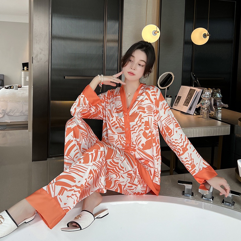 Bộ đồ ngủ giả lụa mỏng tay dài in họa tiết trái tim xinh xắn thời trang cho nữ 2022