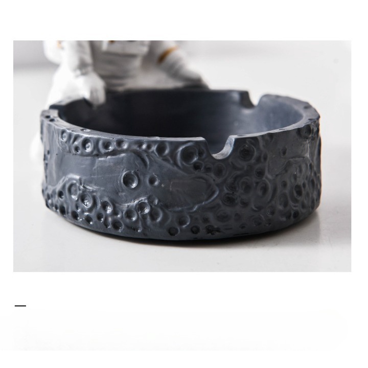 Gạt tàn phi hành gia