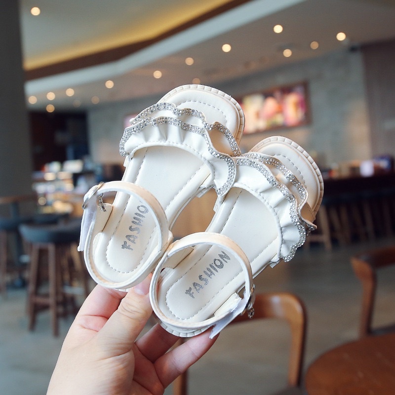 Giày sandal bé gái mã 699