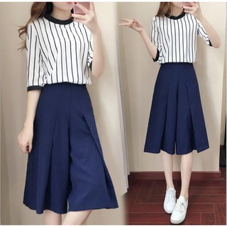 Set ao kẻ sọc và quần ống rộng