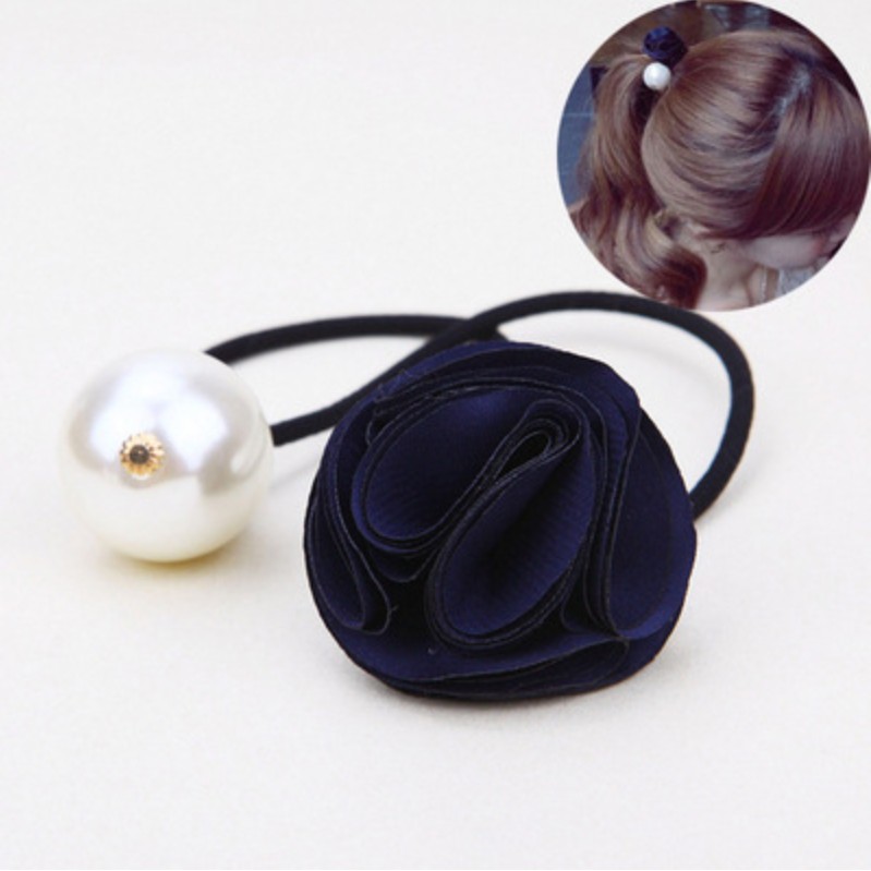 combo 2 cái cột tóc handmade. bông hoa đính hạt châu lớn. màu xanh dương đậm. mẫu y hình dễ thương nhe các bạn.