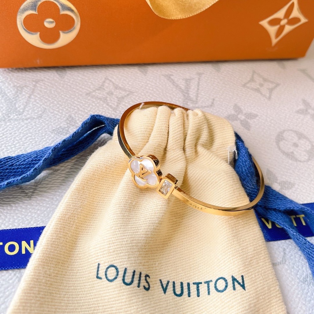 Vòng Tay Louis Vuitton Bằng Thép Titan Họa Tiết LV Monogram