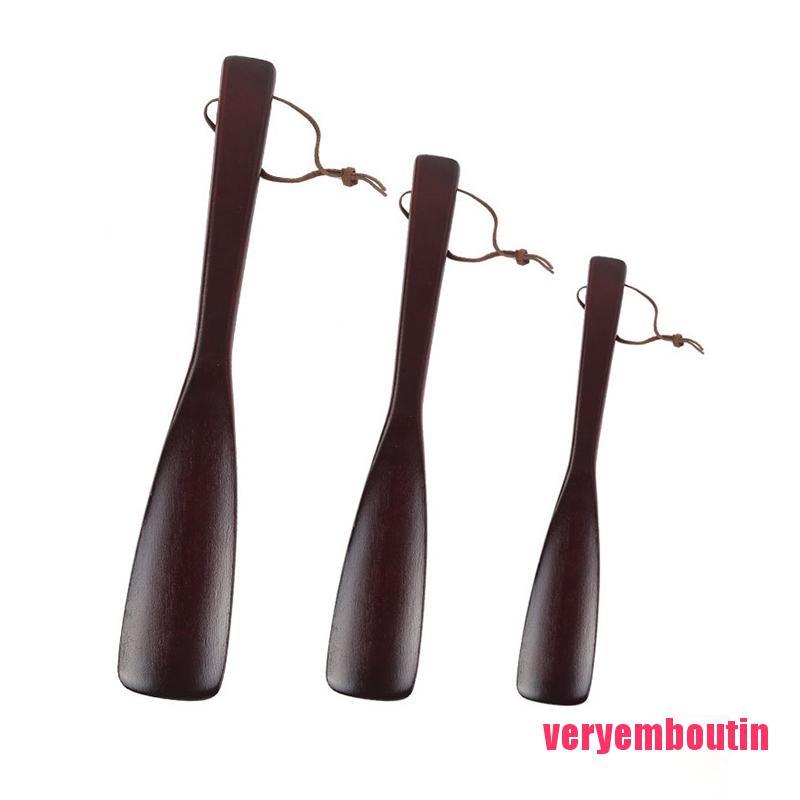 Dụng Cụ Hỗ Trợ Mang Giày Bằng Gỗ Với Tay Cầm Dài Tiện Dụng