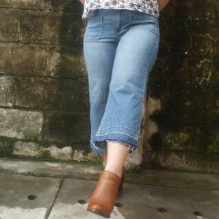 Quần jean nữ lửng ống rộng Gap