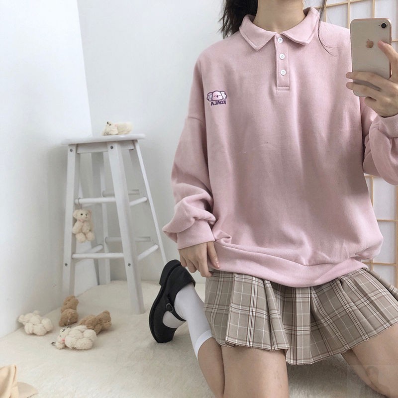 Áo thun nữ tay dài cổ áo polo logo hình thêu gấu ulzzang ( 2 màu )