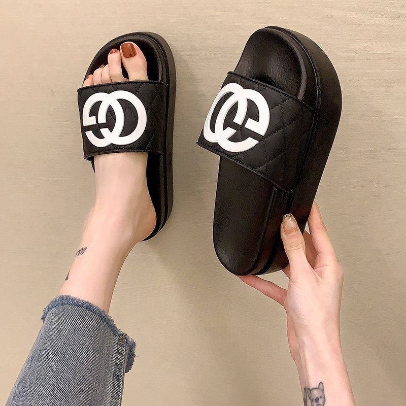 Đôi dép hoạt hình nhiều màu sắc đi trong nhà đế mềm chống trượt cho bé