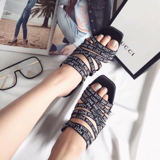Guốc zara chữ hit hot