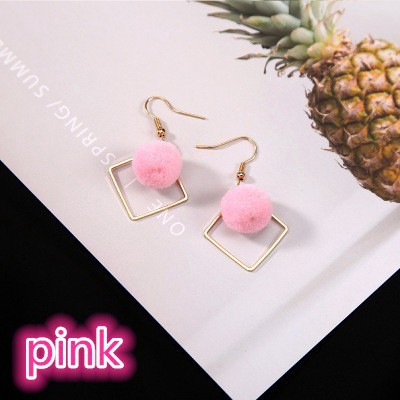 Hoa tai cục bông phối hình thoi độc đáo cho nữ