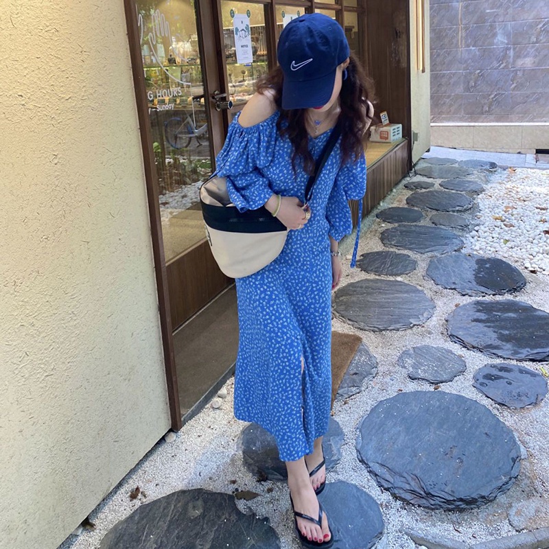 Đầm IELGY hở vai màu xanh dương in họa tiết hoa phong cách Pháp ngọt ngào cho nữ