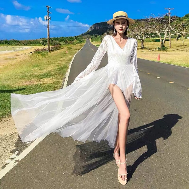 Đầm đi biển xẻ tà