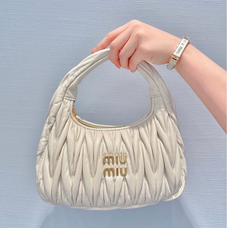 Năm 2022 Mới M * IU Túi Hobo Da 3D