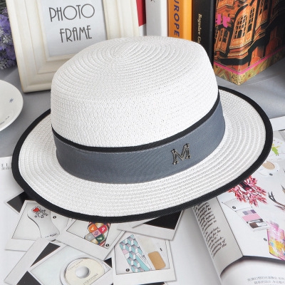 Lovely and cute white wide-brimmed sedge hat for women
