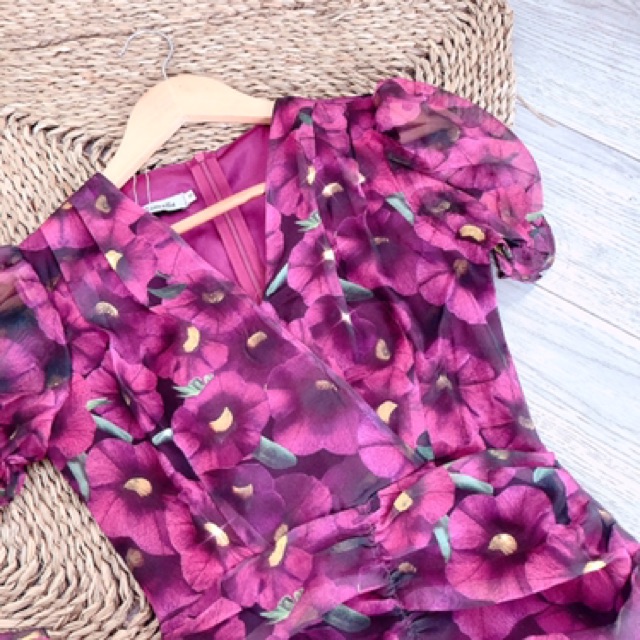 Váy voan hoa tay bo nhún thân