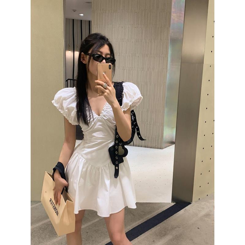 Đầm Tay Cánh Tiên Cổ Chữ V Nhiều Màu Trắng Đen Tím Trơn Phong Cách Kỳ Nghỉ Hằng Ngày Mẫu Mới 2023