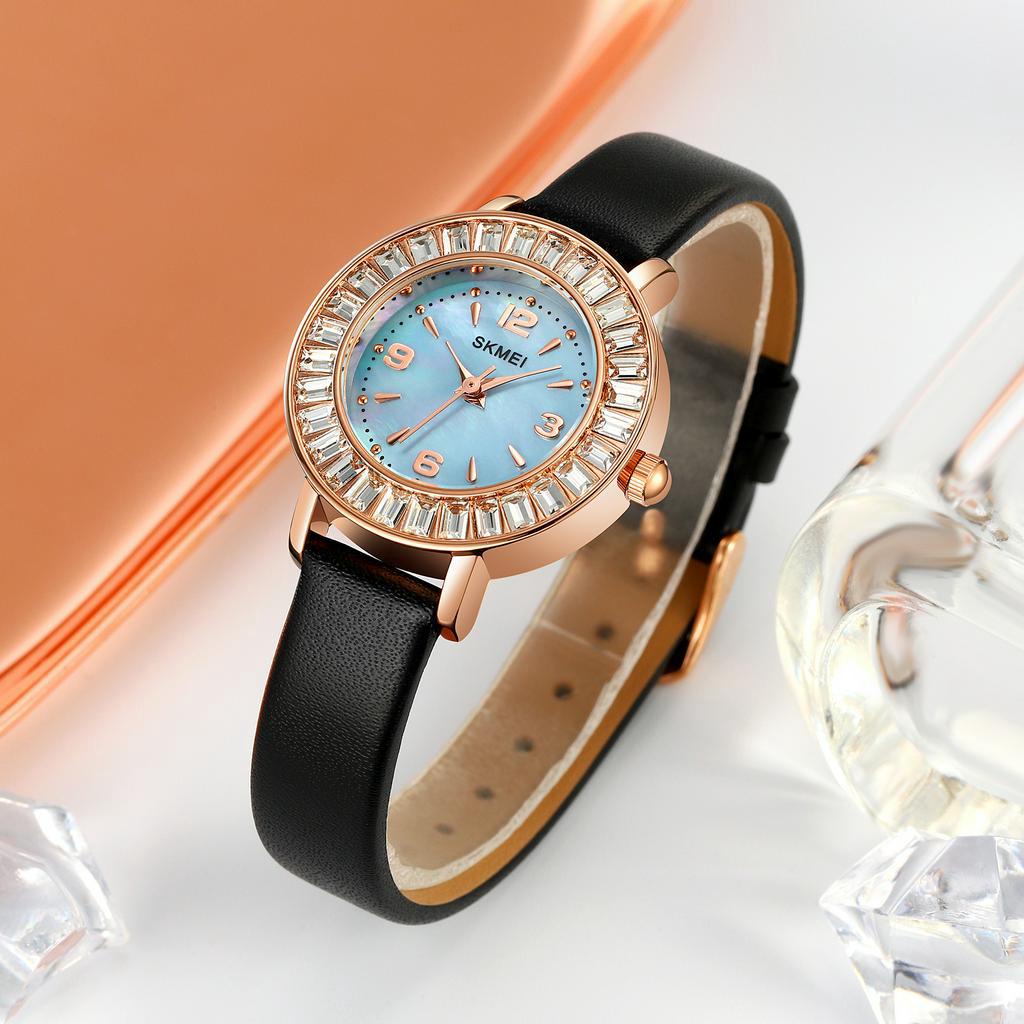 SKMEI Elegant 30 Rhinestone Case Watch Phụ nữ Gradient Color Dial Thời trang Quartz Wrist Watch Phụ nữ nhỏ tinh tế Dress Clock Phong cách hẹn hò