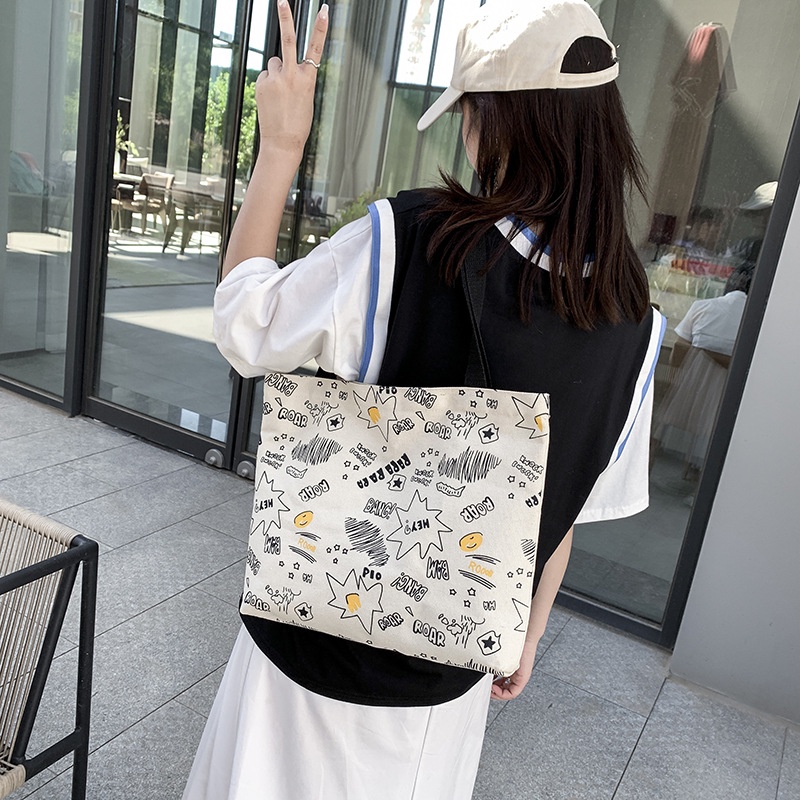 Túi Đeo Chéo Vai Bằng Vải Canvas In Họa Tiết Graffiti Dễ Thương Dành Cho Nữ
