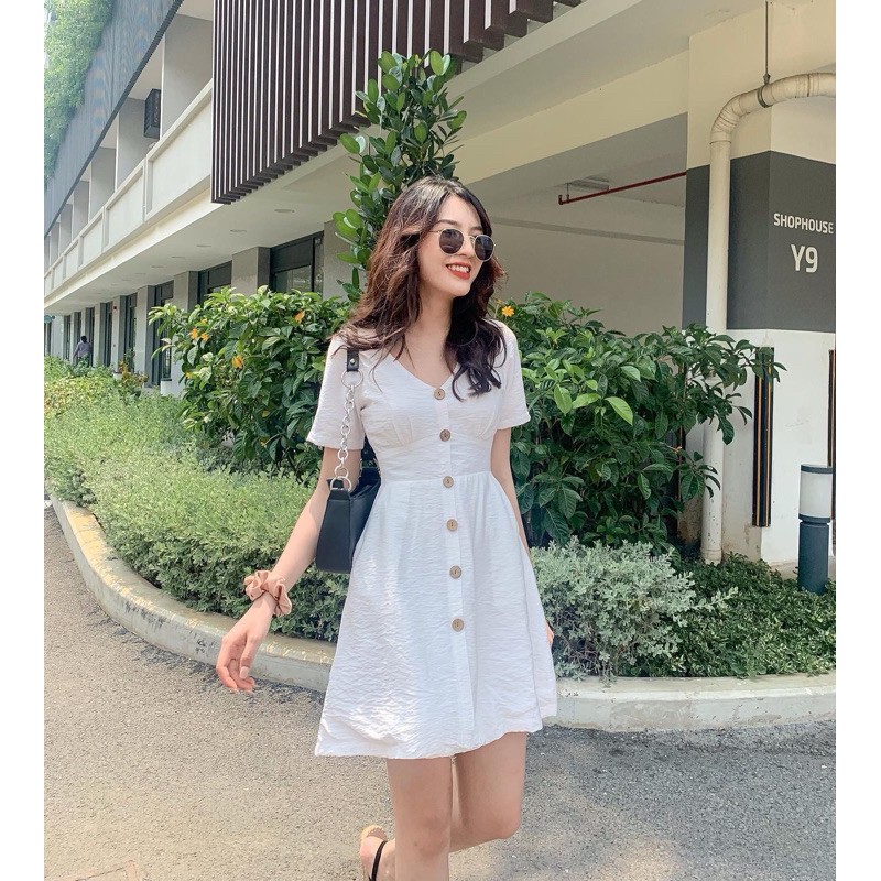 Đầm Miso - Đầm cổ tim nút gỗ