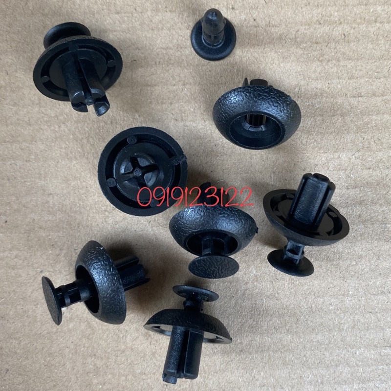 Bộ 100 ốc vít nhựa cho tấm chắn bùn , gắn cản và lòng dè các dòng xe ô tô, kích thước lỗ: 8mm