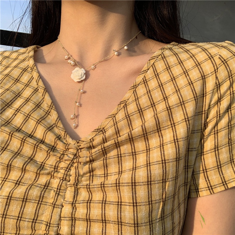 Dây Chuyền Mặt Hoa Đính Ngọc Trai