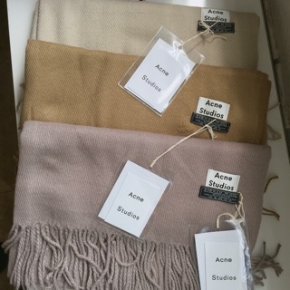 Khăn quàng cổ lông cừu Acne Studios Thuỵ Điển