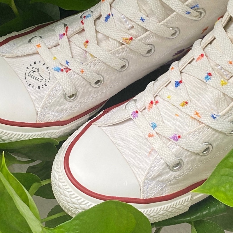 Dây giày classic và dây thêu sẵn