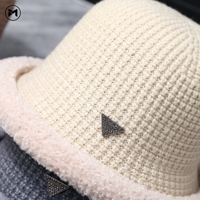 Mũ Tai Bèo Dệt Kim Kẻ Sọc Ca Rô Đính Logo Tam Giác Ba Chiều Chất Lượng Tốt Mẫu Mới 2022 Dành Cho Bạn Nữ