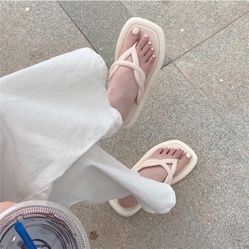Dép nữ xỏ ngón sandal quai chéo đi biển  TANDA XN003