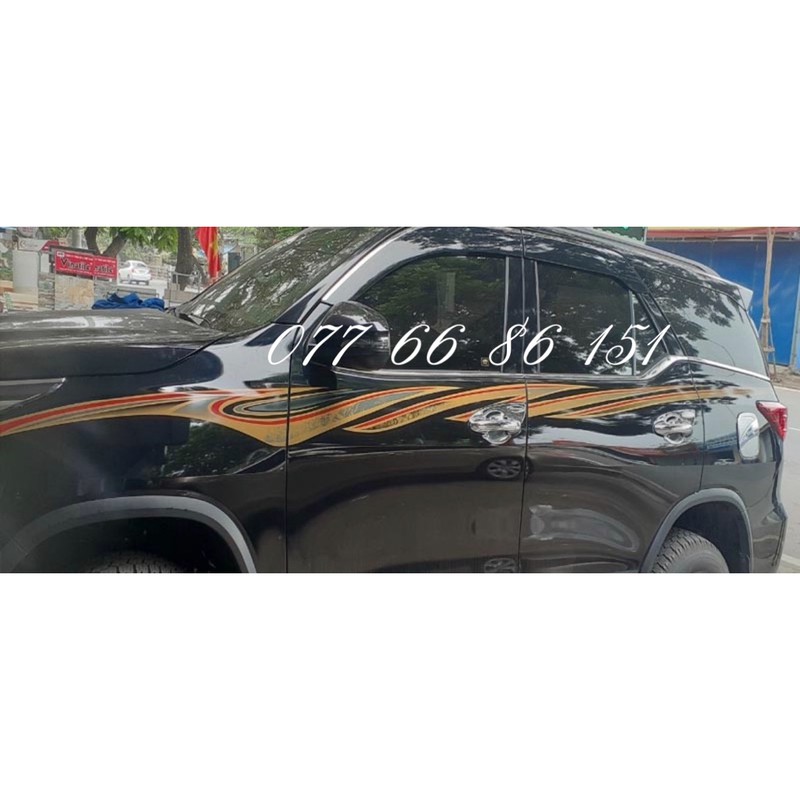 Tem Dán Sườn Xe Fortuner. Tất cả dòng xe 7 chỗ