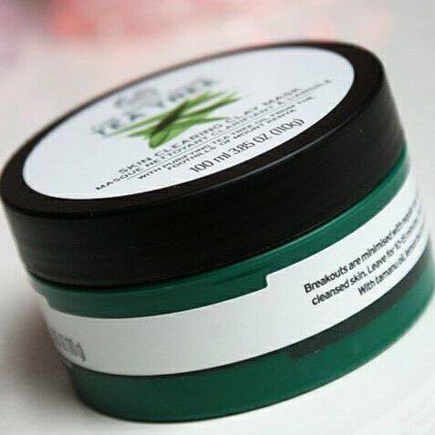 MẶT NẠ ĐẤT SÉT THE BODY SHOP TEA TREE SKIN CLEARING CLAY MASK.