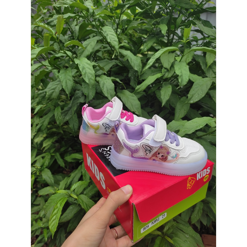 Giày thể thao bé gái có đen led nàng tiên cá màu trắng có quai dán điệu đà 0514