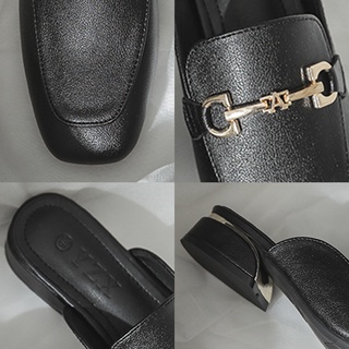 Flat sandals with simple design fashion