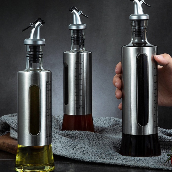 Chai Đựng Dầu Ăn Vỏ Ngoài Inox Có Vòi Rót Tiện Lợi