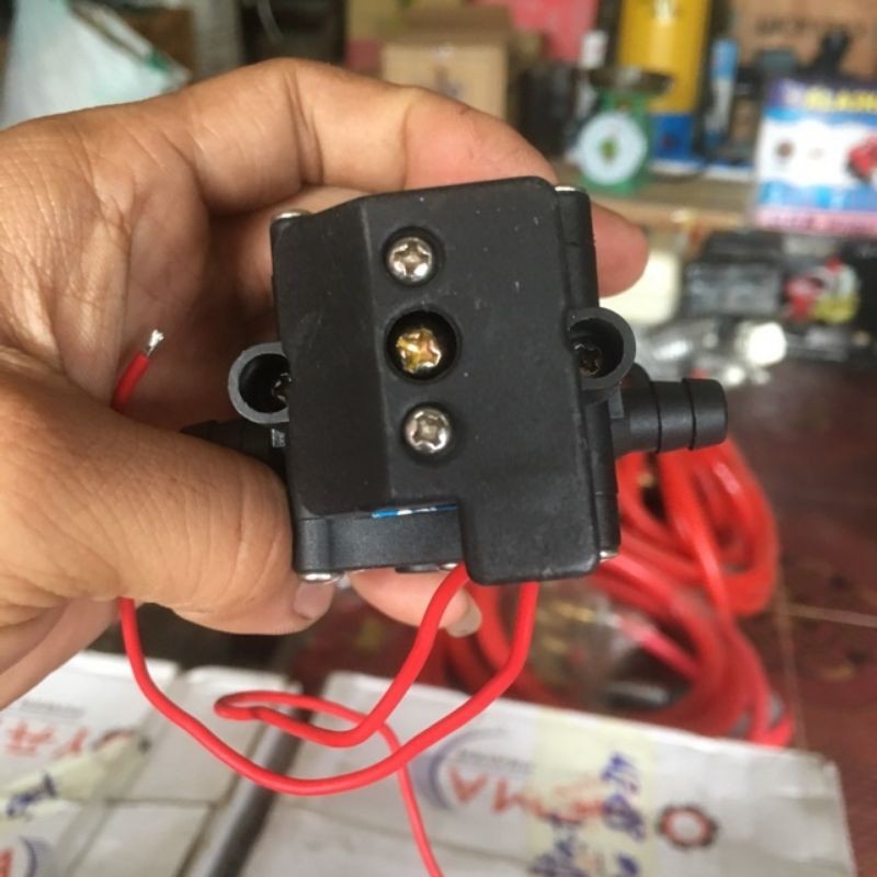 máy bơm áp lực mini 12v