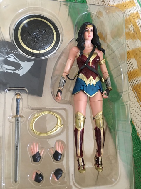 Mô hình wonder woman beast kingdom