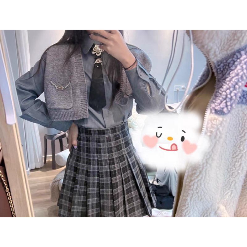 Set áo vest len sơ mi phối chân váy xám. Ảnh thật