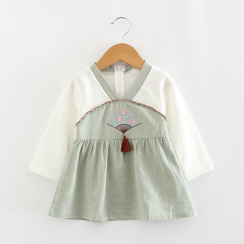 Đầm dài tay thêu hoa dễ thương dành cho bé gái