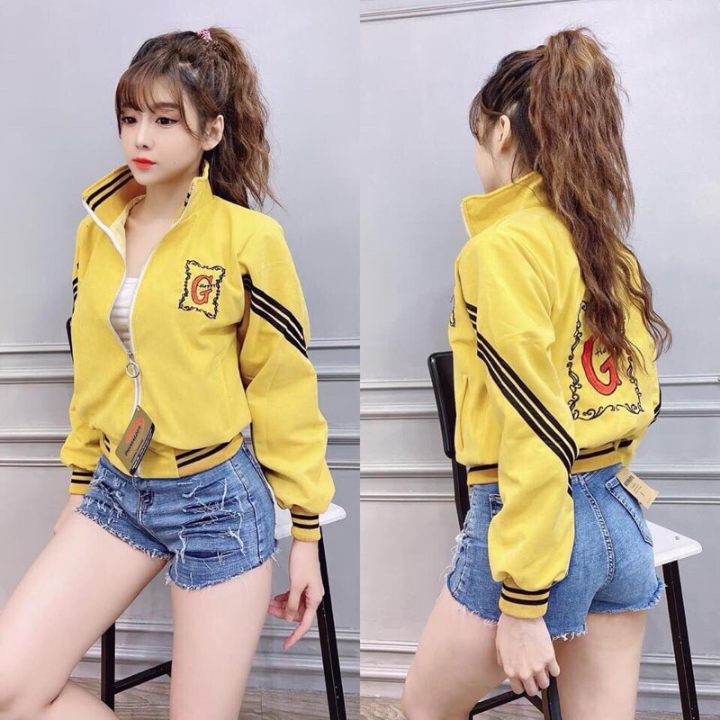 Áo khoác dù bomber nữ form rộng ôm eo, phối cánh tay in hoạ tiết ấn tượng mQuinn KD06