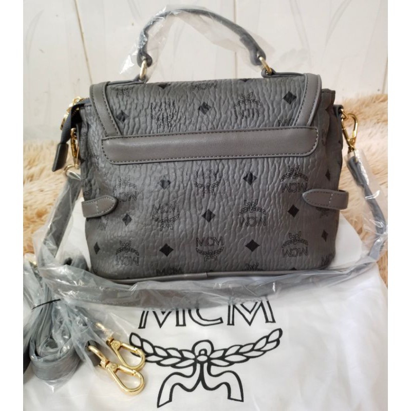 Túi xách tay đeo chéo MCM