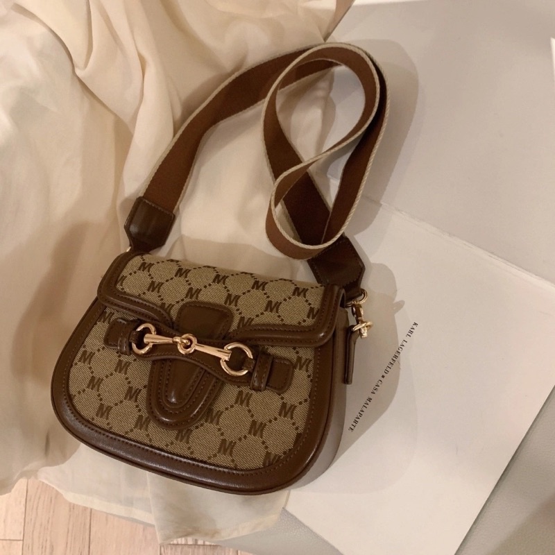 Túi Xách QCCC Màu Nâu Thiết Kế Sang Trọng