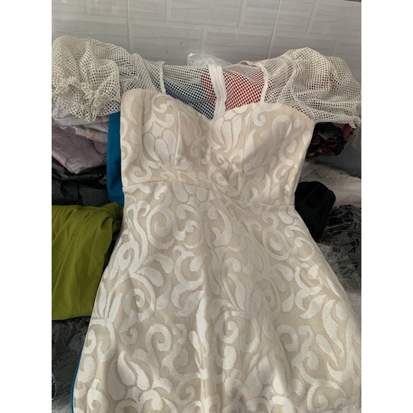 Chân váy đen xẻ