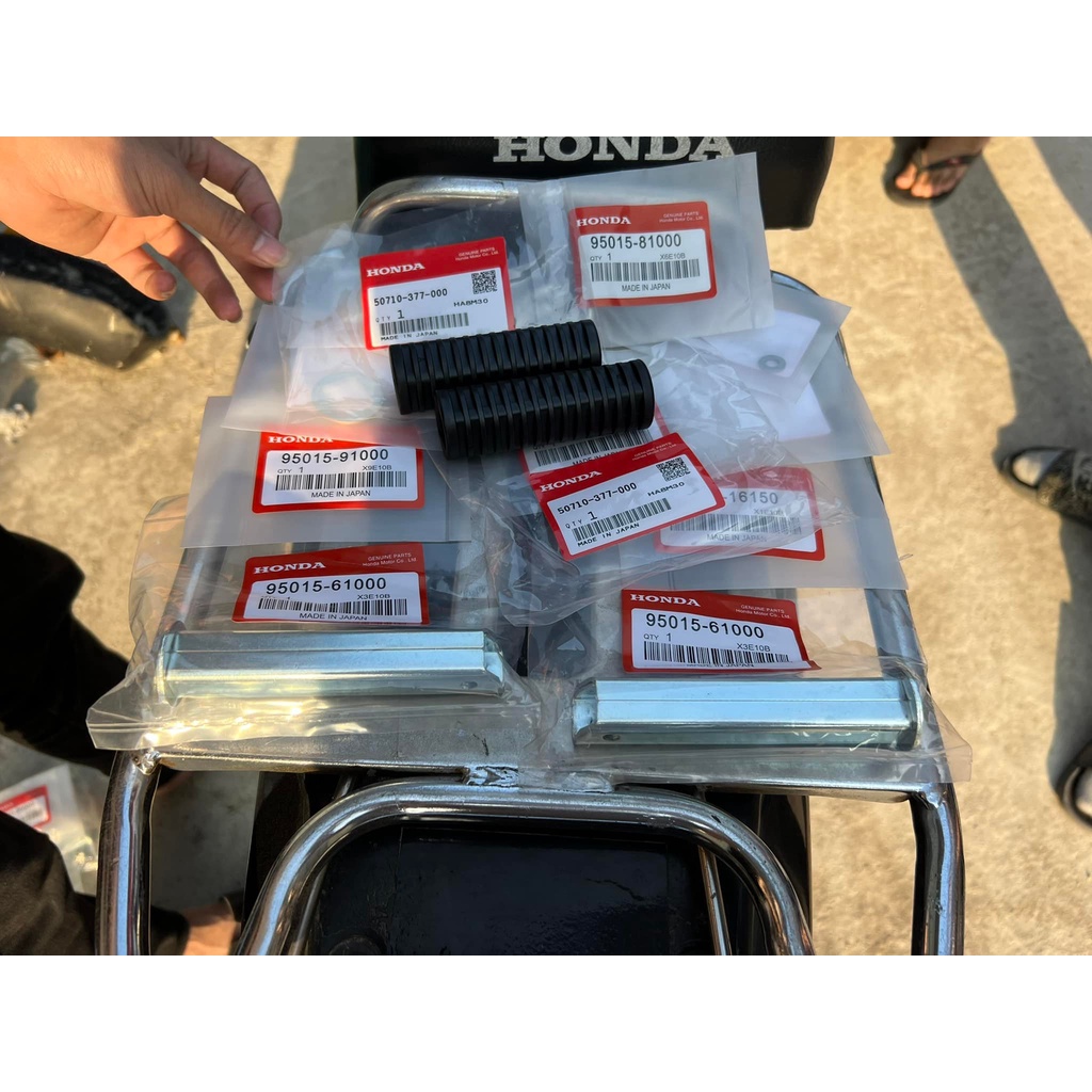 Cao su để chân sau dream thái sịn