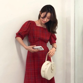 Đầm kẻ tay phồng korea