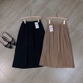 Chân váy xếp ly nhỏ dáng dài