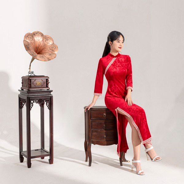 Áo dài cách tân xường xám kẹp ren V61A20Q042 VIENNE TRAN (Áo không kèm quần)