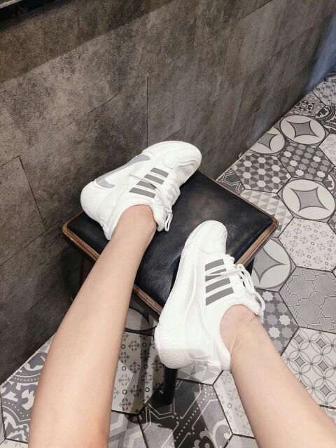 Giày thể thao vạch dạ quang 4 vạch