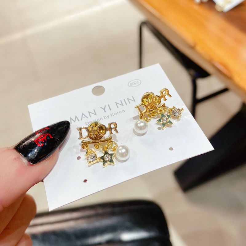 BÔNG TAI DIOR TUA RUA