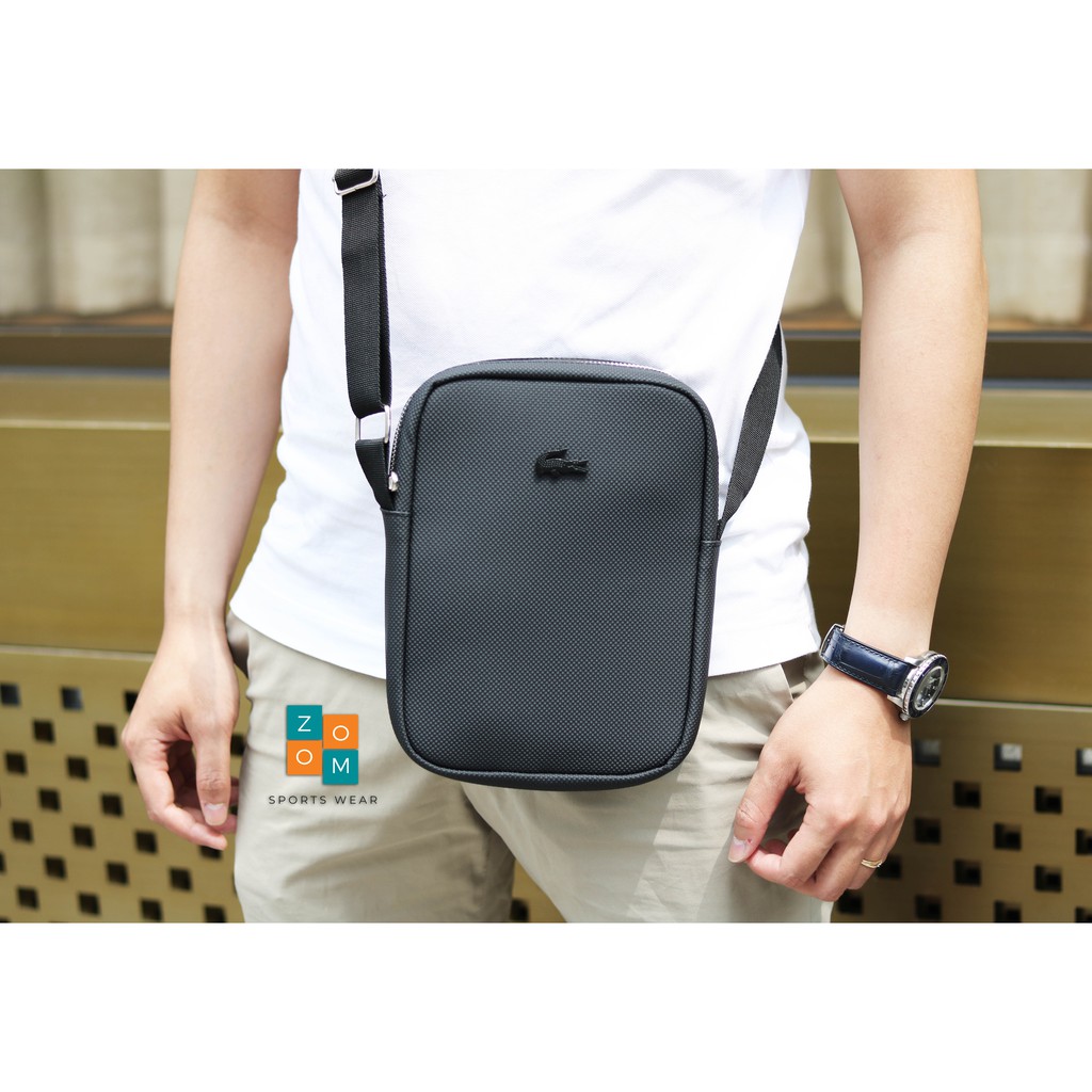 Túi đeo chéo nam LACOSTE Chantaco 2021 da mềm chống thấm nước màu đen