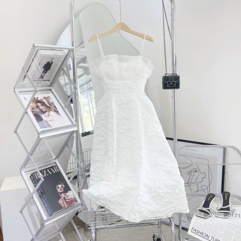 Váy Trắng Hai Dây Ngọc Xốp Vân Nổi Prince Dress